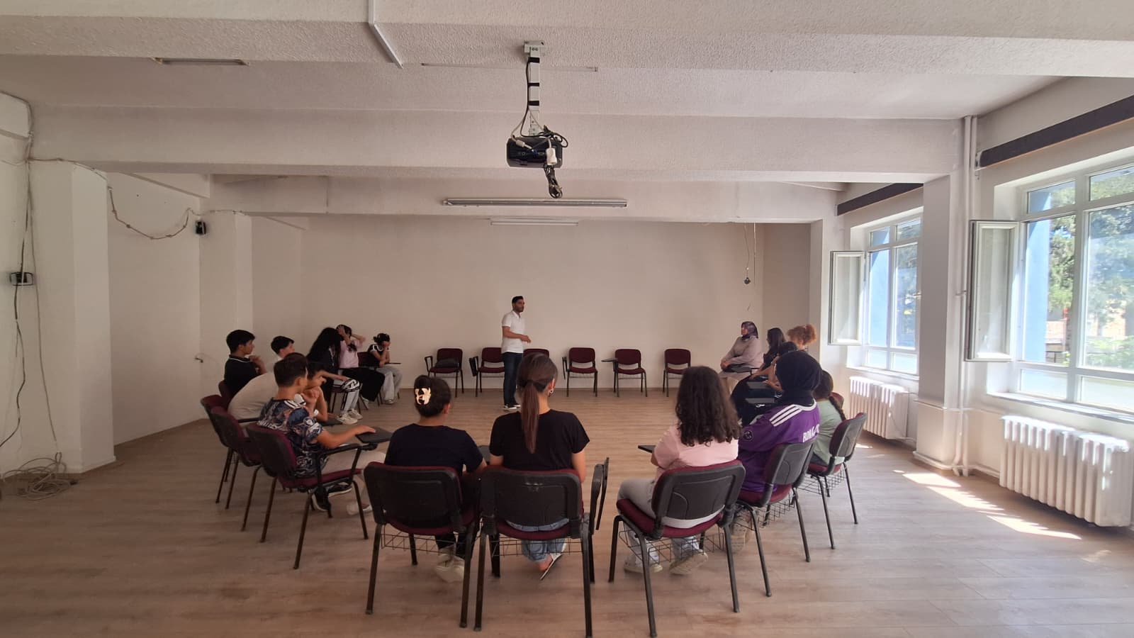 İl Sağlık Müdürlüğü ve Çocuk-Genç Akademisi İş Birliğiyle Çocuklarımıza Çok Yönlü Eğitim
