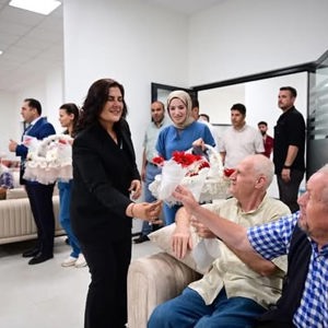 Aydın Milletvekilimiz Sayın Seda Sarıbaş ile Aydın Büyükşehir Belediye Başkanımız Sayın Özlem Çerçioğlu, Aydın Huzurevi Yaşlı Bakım ve Rehabilitasyon Merkezi Müdürlüğümüzü Ziyareti - fotoğraf 4