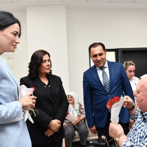 Aydın Milletvekilimiz Sayın Seda Sarıbaş ile Aydın Büyükşehir Belediye Başkanımız Sayın Özlem Çerçioğlu, Aydın Huzurevi Yaşlı Bakım ve Rehabilitasyon Merkezi Müdürlüğümüzü Ziyareti - fotoğraf 8