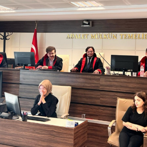 Trabzon Adliyesinde Görev Yapan Hâkim Sayın Münevver Karakullukçu İle Bir Araya Gelindi. - fotoğraf 2