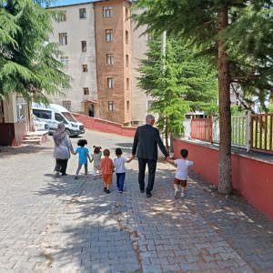 İl Müdürümüzden 80. Yıl Çocuk Evleri Sitesi Müdürlüğümüze Ziyaret - fotoğraf 1