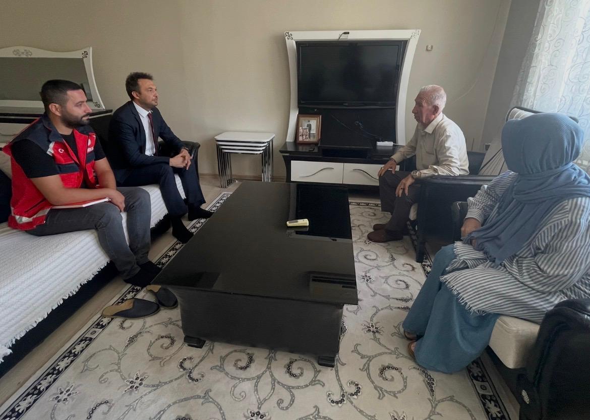İl Müdürü Çetin Tutaş’tan Aziz Şehidimizin Ailesine ve Kıbrıs Gazimize Anlamlı Ziyaret