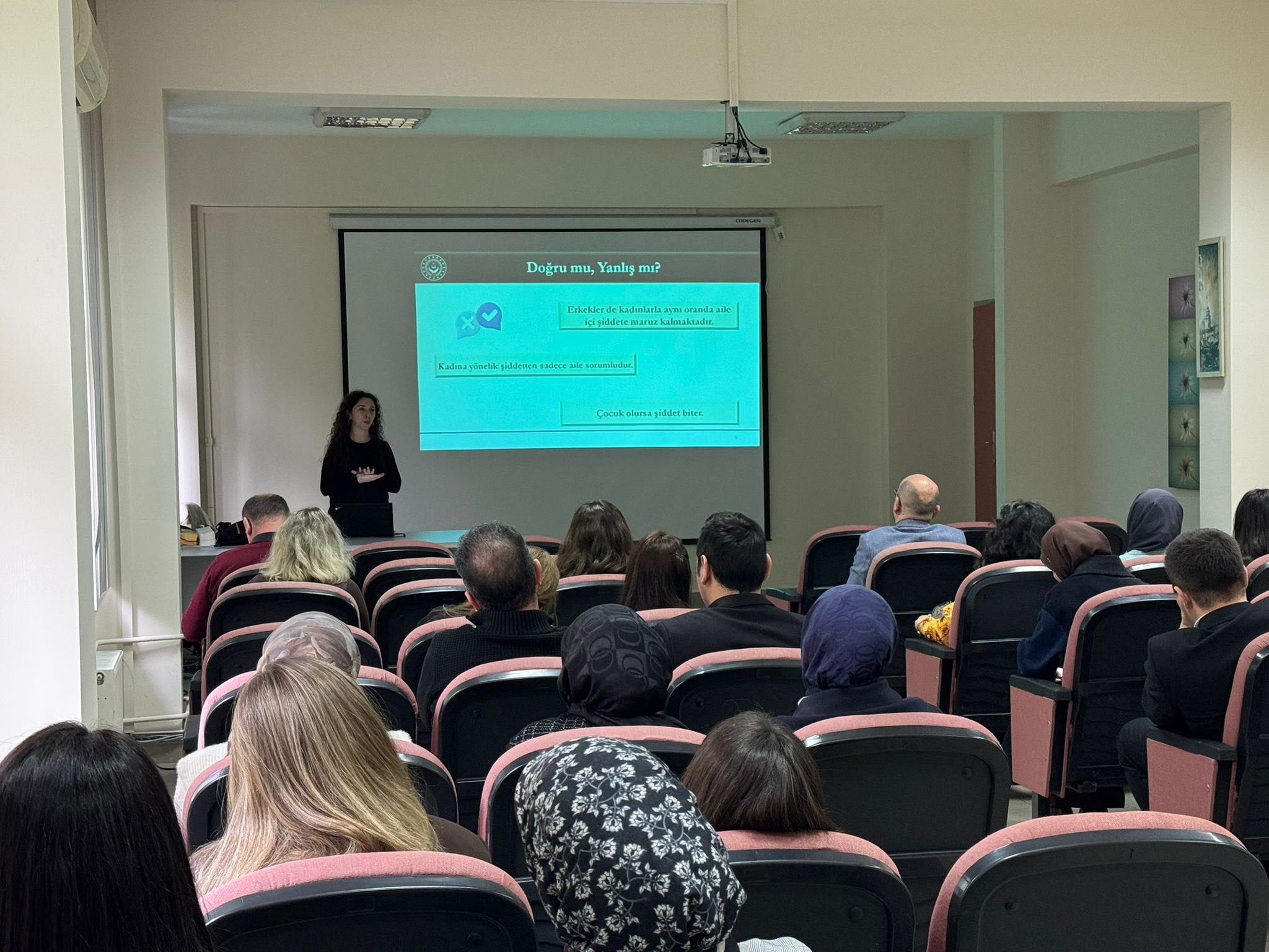 Giresun Defterdarlığı Personeline Kadına Yönelik Şiddetle Mücadele Eğitimi Verildi
