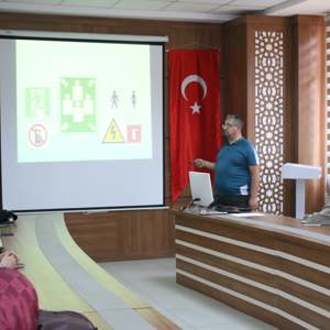 Stajyer Öğrencilere Temel İş Sağlığı ve Güvenliği Eğitimi - fotoğraf 1