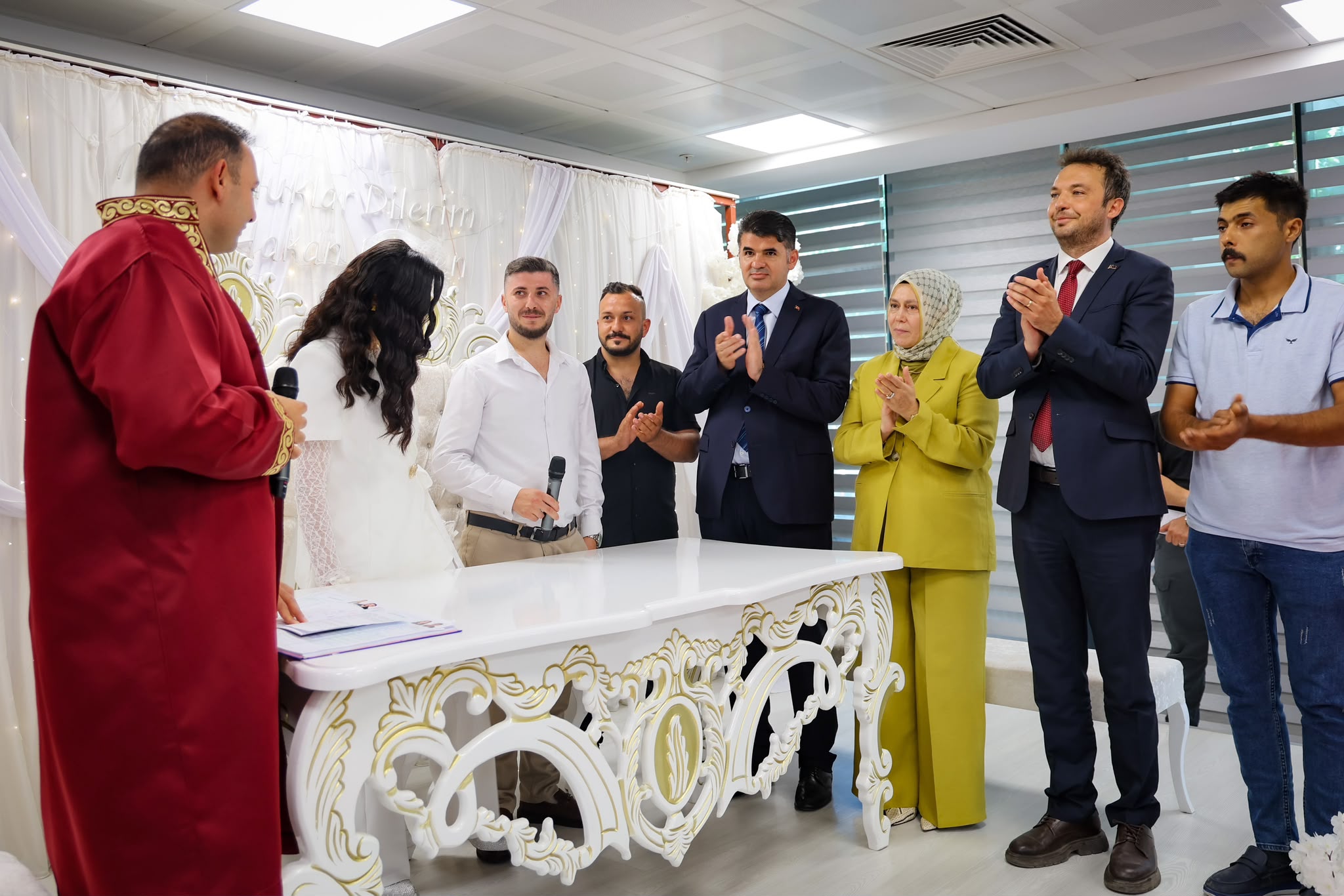Vali Kalaylı ve İl Müdürü Tutaş, Genç Çiftin Nikâh Törenine Katıldı