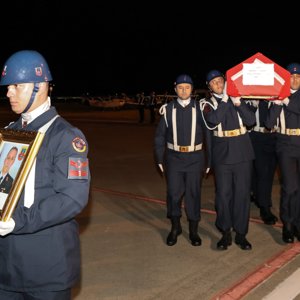 Şehidimiz Uzm. J. VIII. Kad. Çvş. Mehmet Demirbaş Son Yolculuğuna Uğurlandı - fotoğraf 4