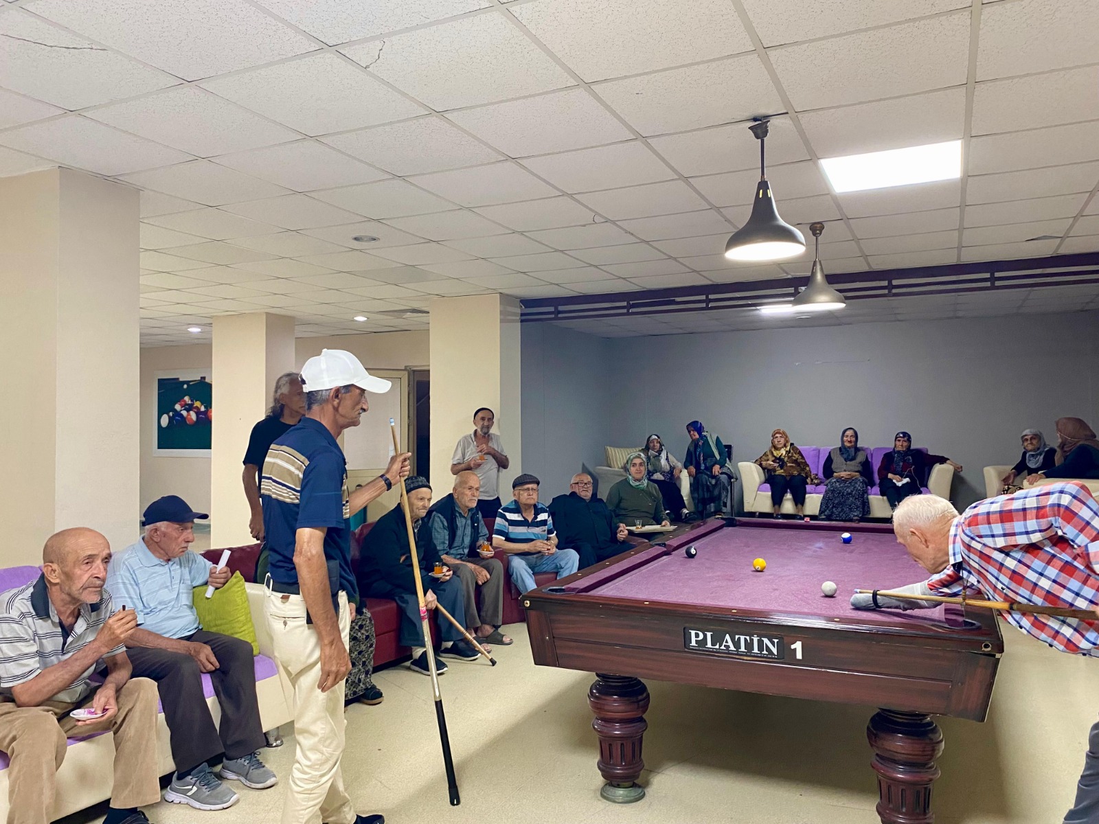 Neriman Çilingir Huzurevi Sakinleri Arasında Bilardo Turnuvası Düzenlendi.