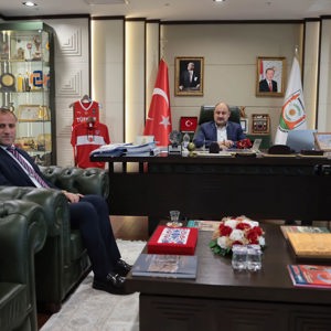 İl Müdürümüz Fatih YILMAZ’dan Büyükşehir Belediye Başkanımız Mehmet Kasım GÜLPINAR’a Ziyaret - fotoğraf 1