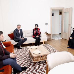 Onikisubat Kaymakamimiz Salih Cigdem ve Il Mudurumuz Emre Calgan’dan Anlamli Ziyaret - fotoğraf 3