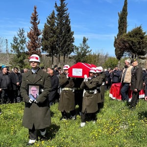 Kıbrıs Gazimiz Muzaffer Özsoy Son Yolculuğuna Uğurlandı - fotoğraf 3