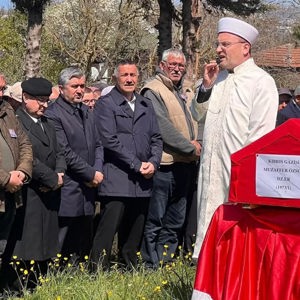 Kıbrıs Gazimiz Muzaffer Özsoy Son Yolculuğuna Uğurlandı - fotoğraf 1