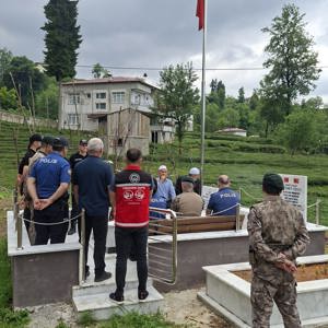 Aziz Şehidimiz Mehmet Terzi Kabri Başında Anıldı - fotoğraf 1