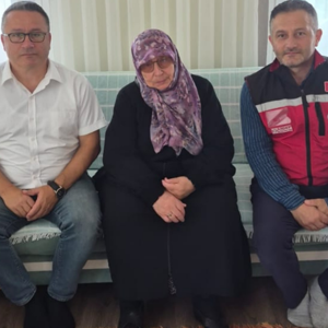 Şehidimiz Coşkun Hacıalioğlu’nun Kıymetli Annesi Saadet Hanım, Hanesinde Ziyaret Edildi. - fotoğraf 1