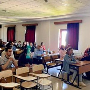 KSÜ Sosyal Hizmet Bölümü Öğrencilerine Koruyucu Aile Hizmet Modeli Tanıtıldı - fotoğraf 2