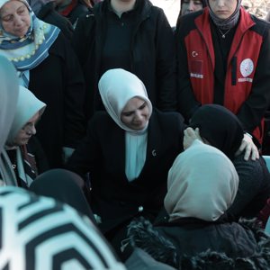 Ayla Kara Öğretmenimiz ve Öğrencilerimiz Son Yolculuğuna Uğurlandı - fotoğraf 6