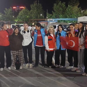 Çocuk Hakları Komitesi Üyeleri 19 Mayıs Coşkusuna Ortak Oldu - fotoğraf 1