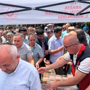 Valimiz Önder BAKAN ve İl Protokolünden Şehitlerimizin Aziz Hatırasına İkram - fotoğraf 7