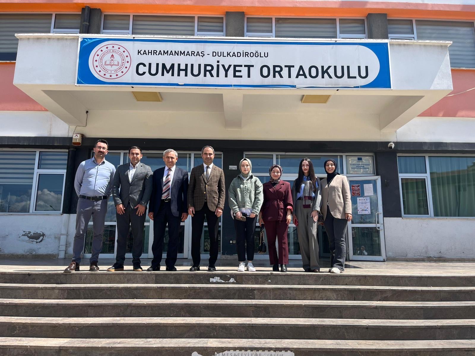 Cumhuriyet Ortaokulu Öğrencilerine Çocuk Hakları Eğitimi Düzenlendi