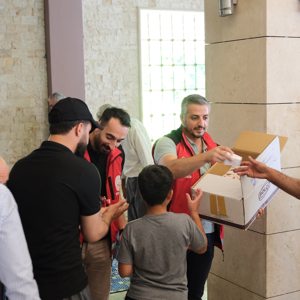 15 Temmuz Demokrasi ve Millî Birlik Günü’nün 10. yılı kapsamında, Kernek Karagözlüler Camii’nde cuma namazının ardından aziz şehitlerimiz için Mevlid-i Şerif programı gerçekleştirildi. - fotoğraf 1