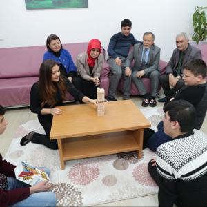 Funda VAROL Hanımefendi, İl Müdürlüğümüze bağlı Çocuk Evleri Sitesini ziyaret ederek çocuklarımızla bir araya geldi. - fotoğraf 8