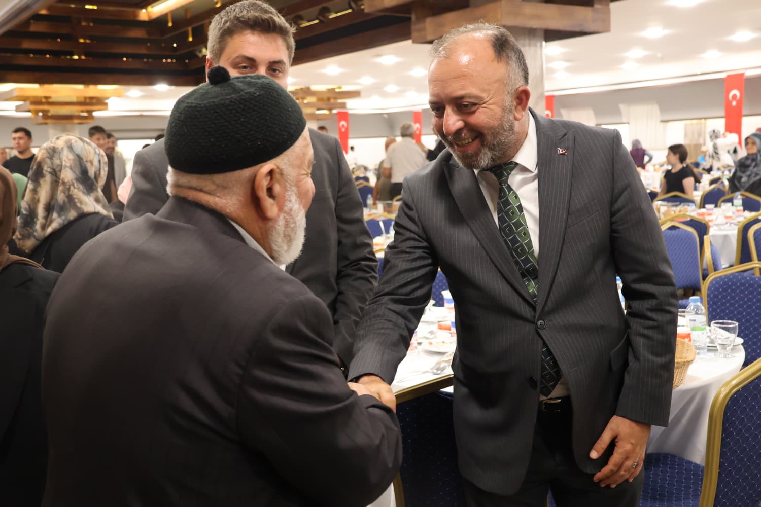 15 Temmuz Demokrasi ve Milli Birlik Günü Münasebetiyle Şehit Ailelerimiz Gazilerimiz ve Aileleri Onuruna Yemek Programı