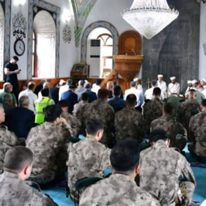 İskenderpaşa Camii'nde Aziz Şehitlerimizin Ruhları İçin Düzenlenen Mevlid-i Şerif Programı'na Katılım sağlandı.. - fotoğraf 1