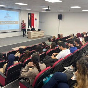 Sinop Üniversitesi Eğitim Fakültesi Öğrencilerine Evlilik Öncesi Süreçler Eğitimi Verildi - fotoğraf 1