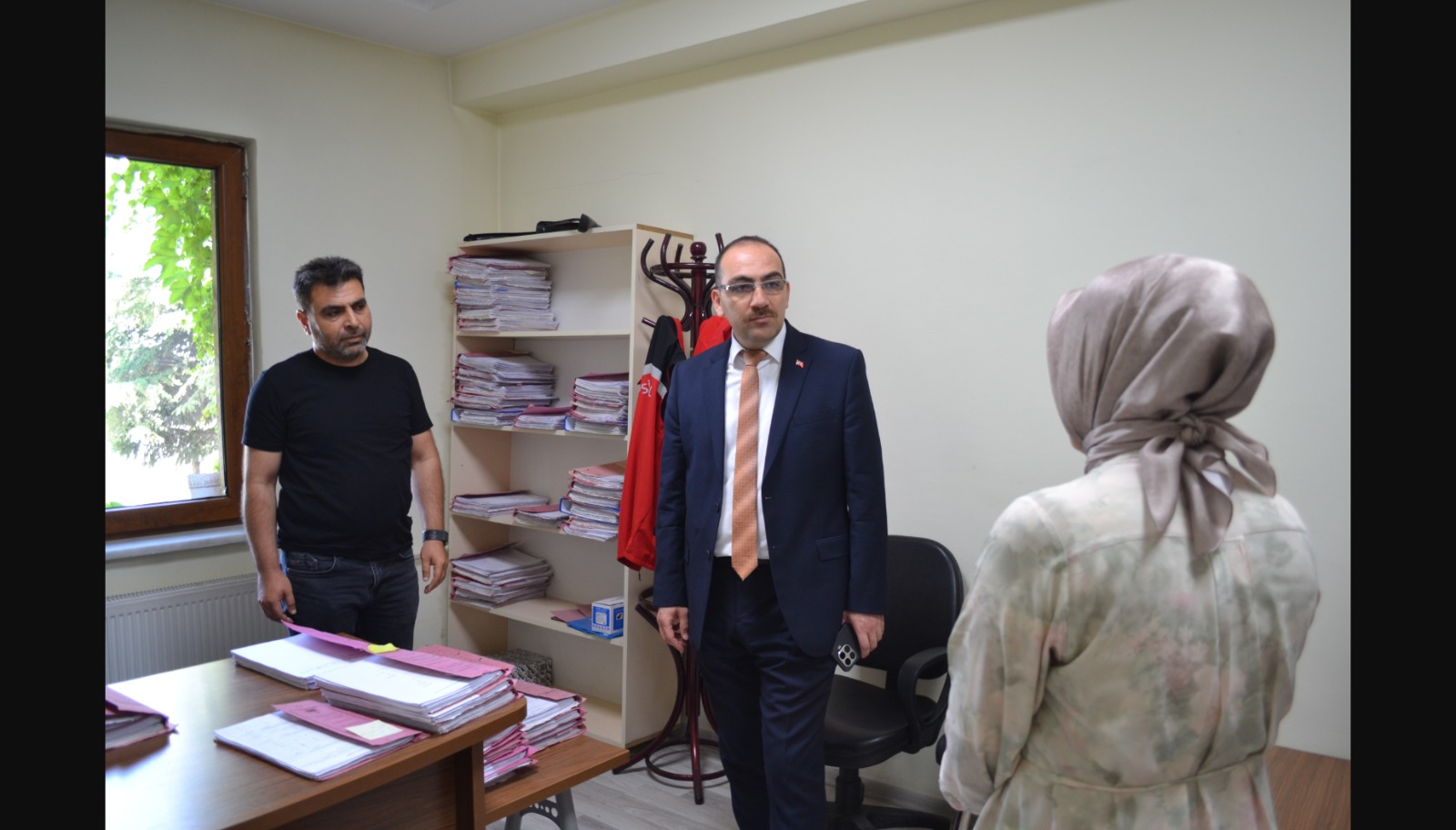 İl Müdürümüz Sn. Cüneyd ÖZDEMİR, İl Müdürlüğümüze Bağlı Sosyal Hizmet Merkezi Müdürlüğümüzü Ziyaret Etti
