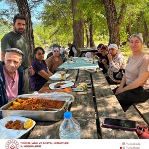 Yaşlılarımızla Keyifli Bir Öğle Molası - fotoğraf 3