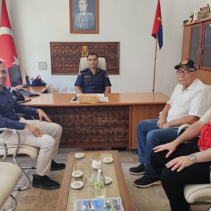 Demirci İlçe Jandarma Komutanı ve İlçe Emniyet Müdürüne Ziyaret Gerçekleştirildi - fotoğraf 2