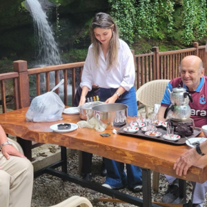 Artvin’in Murgul İlçesinde Bulunan Deliklikaya Şelalesi’ne Gezi Programı Gerçekleştirildi. - fotoğraf 2