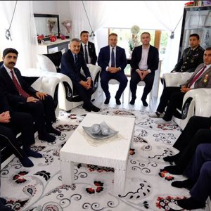 Gazi Durak Tetik'i hanesinde ziyaret edildi. - fotoğraf 1