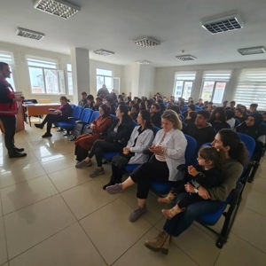 Öğrencilere Yönelik “Akran Nezaketi” ve “Dijital Bağımlılık” Farkındalık Eğitimleri Gerçekleştirildi - fotoğraf 2