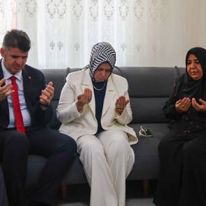 15 Temmuz Demokrasi ve Millî Birlik Günü’nde Şehit Hanelerine Anlamlı Ziyaret - fotoğraf 3
