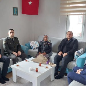 Şehit Annelerine Anneler Günü Ziyareti - fotoğraf 2