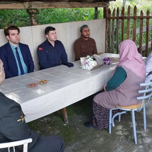 Şehit Annelerine Anlamlı Anneler Günü Ziyareti - fotoğraf 3