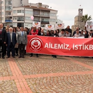 Engelliler Haftası ve Aile Haftası Kapsamında Farkındalık Yürüyüşü Düzenlendi - fotoğraf 6
