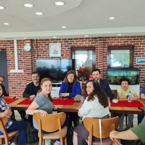 Reva Beray Özarslan, Özel Gereksinimli Bireylerle Bayramlaştı - fotoğraf 1