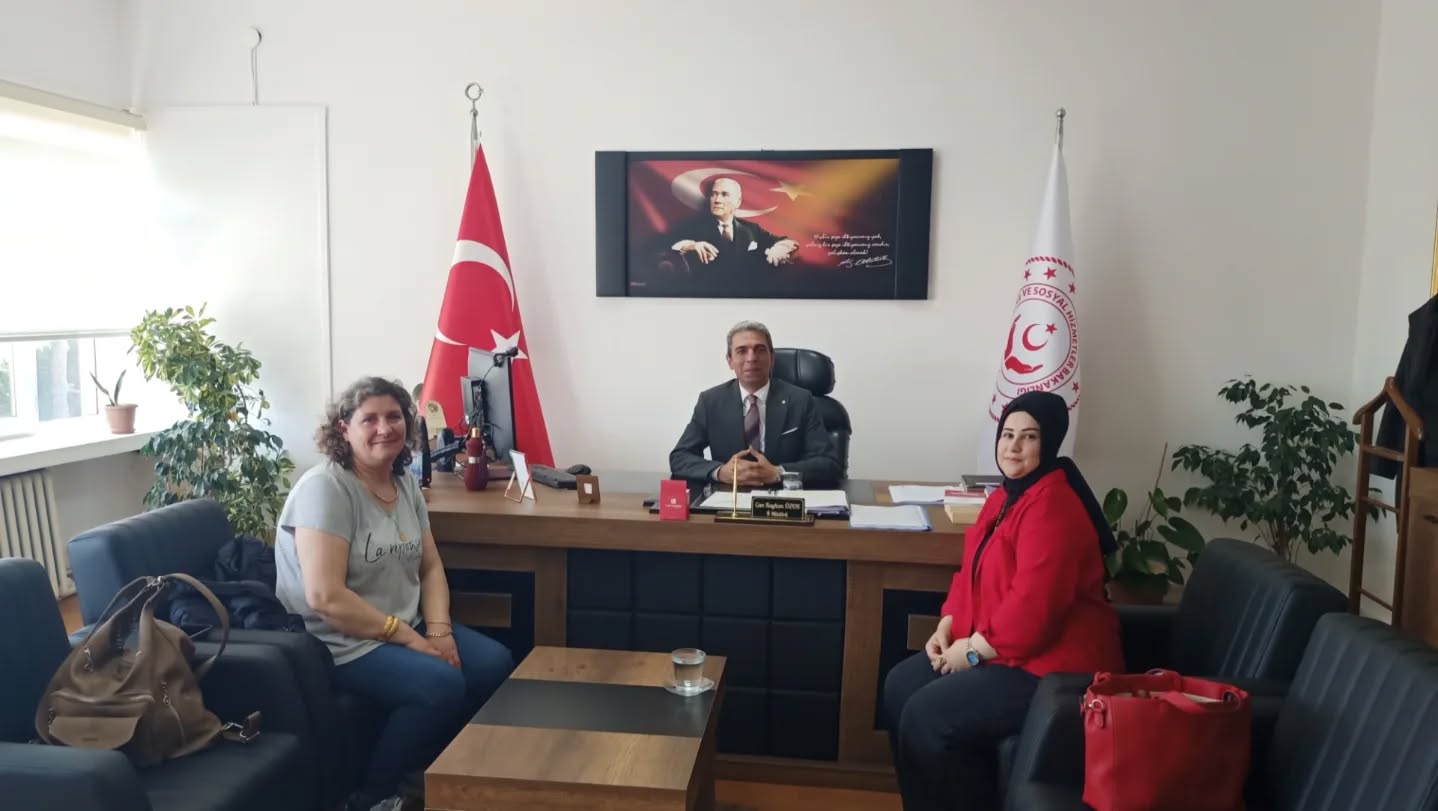 Şehit Ailelerinden İl Müdürü Özok’a Anlamlı Ziyaret