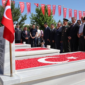 15 Temmuz Şehitliği Ziyareti - fotoğraf 2
