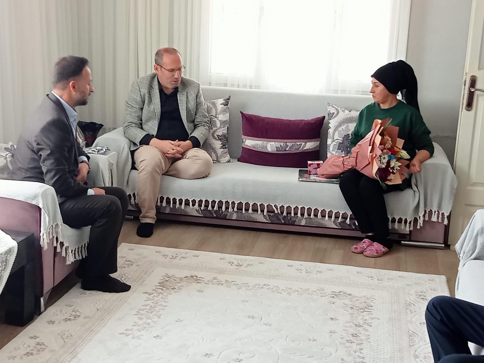 İlçelerimizde Anneler Günü Dolayısıyla Anlamlı Ziyaretler Gerçekleştirildi