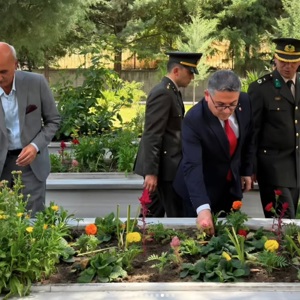 15 Temmuz Demokrasi ve Millî Birlik Günü'nün 10. Yıl Dönümünde Şehitlerimizin Kabirleri Ziyaret Edildi - fotoğraf 4