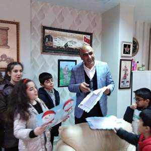 Bugün karnelerini alan çocuklarım bana dünyanın en büyük hediyesini verdiler mutluluğun tanımı burda saklı         - fotoğraf 1
