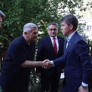 Demokrasi Şehidimiz Ahmet ÖZSOY'un Kıymetli Ailesi Ziyaret Edildi - fotoğraf 1