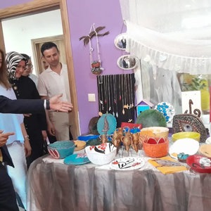 Huzurevi Sakinlerinin El Emeği Ürünleri Yıl Sonu Sergisinde Beğeniye Sunuldu - fotoğraf 2