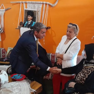 Huzurevi Sakinlerinin El Emeği Ürünleri Yıl Sonu Sergisinde Beğeniye Sunuldu - fotoğraf 4
