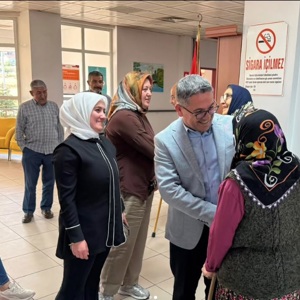 Suluova Hacı Muammer Koca Huzurevi Yaşlı Bakım ve Rehabilitasyon Merkezi Ziyaret Edildi - fotoğraf 3