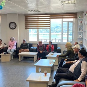 Genç Kaşifler Topluluğu Üyelerinden Huzurevi Sakinlerine Anlamlı Ziyaret - fotoğraf 1