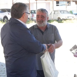 Vali Özarslan'dan Şehit Babasına Babalar Günü Ziyareti - fotoğraf 2