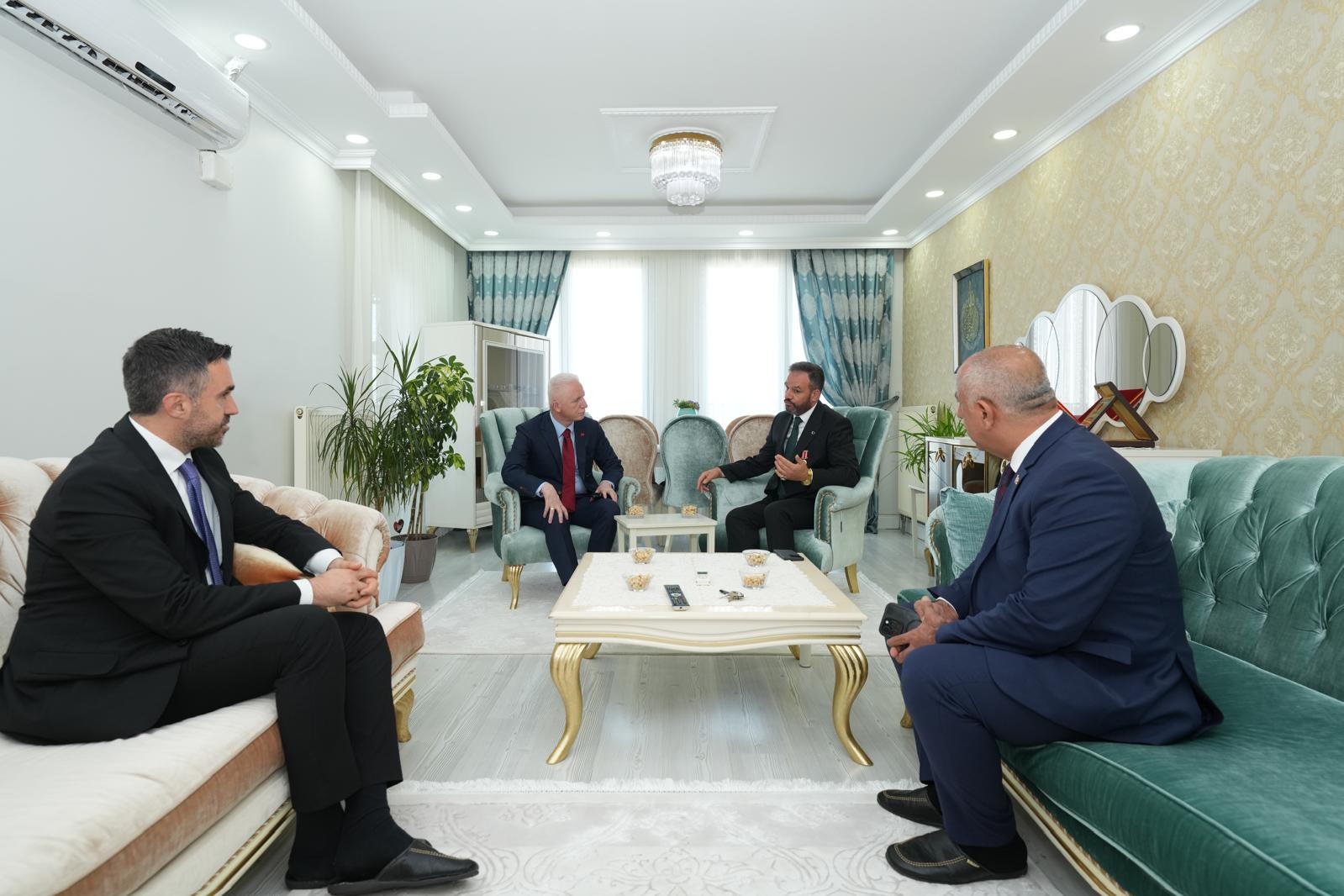 Kahramanlarımızın Yanında, Aynı Gönüldeyiz 